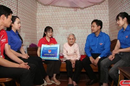 Thành đoàn Sơn La tổ chức hoạt động tri ân nhân Ngày Thương binh, Liệt sĩ