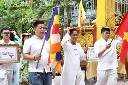 Đà Nẵng: Lễ dâng y tắm mưa và dâng Tam tạng thánh điển Pali đến chùa Tam Bảo