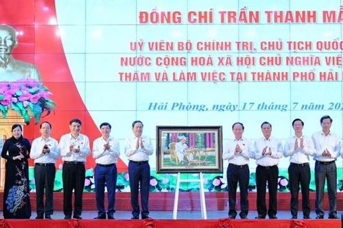 Chủ tịch Quốc hội làm việc với Ban Chấp hành Đảng bộ thành phố Hải Phòng