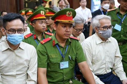 Xét xử đại án đăng kiểm: HĐXX thẩm tra lý lịch các bị cáo