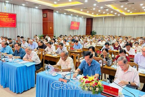 Họp mặt cán bộ nguyên thành viên cấp ủy tỉnh nghỉ hưu