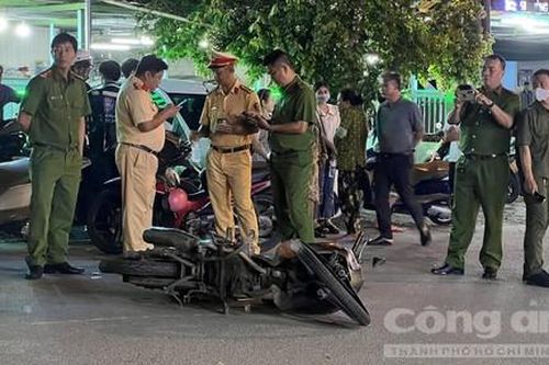TP.Thủ Đức: Xe máy trượt ngã khi đổ dốc cầu, một người tử vong