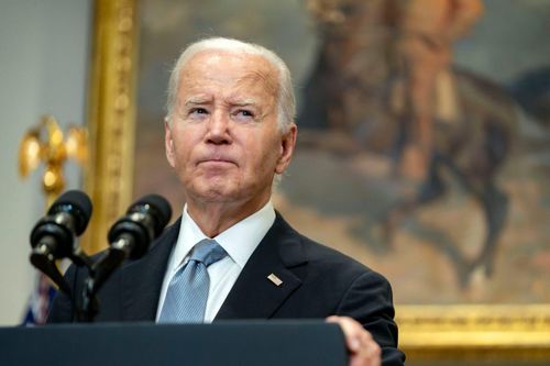 Tổng thống Joe Biden mắc COVID-19