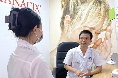 Không xin được việc vì hình xăm, cô gái đi xóa xăm lại gặp biến chứng nhập viện