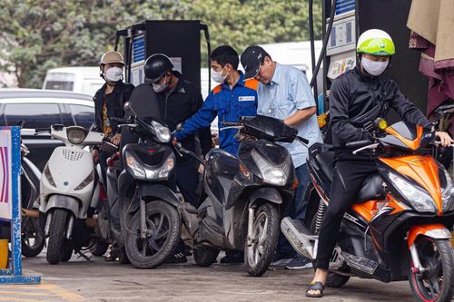 Xe máy đổ 1 lít xăng đi được bao nhiêu km?
