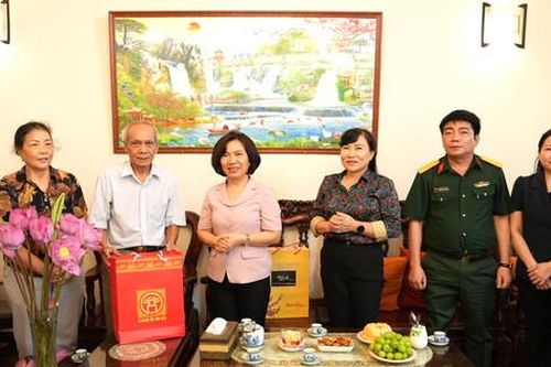 Quận Tây Hồ tri ân người có công