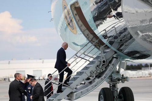 Tổng thống Joe Biden dương tính với COVID-19