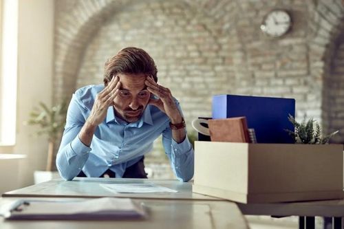 Người đàn ông mất việc sau 35 năm cống hiến cho công ty