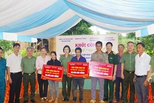 Khởi công xây dựng 3 căn nhà Đại đoàn kết tặng đồng bào dân tộc thiểu số