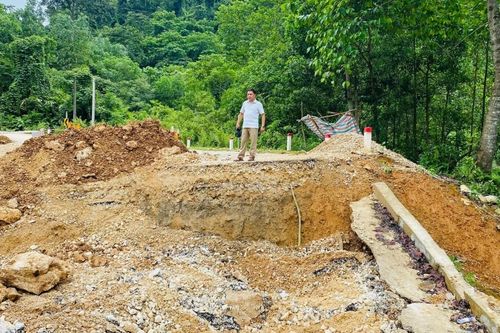 Nghệ An: Tạm thời phong tỏa Quốc lộ 16 qua Dốc Chuối do sụt lún