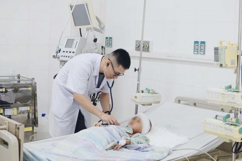 Bệnh nhi thoát 'cửa tử' sau khi chấn thương sọ não