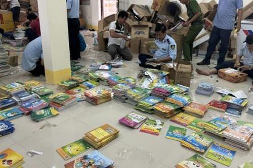 Thu giữ gần 80.000 cuốn sách giáo khoa giả trị giá hơn 1,3 tỷ đồng