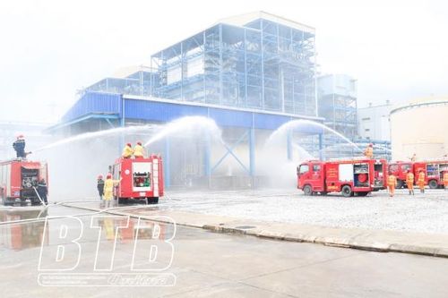 Diễn tập xử trí tình huống sự cố hóa chất tại Nhà máy Nhiệt điện Thái Bình 2