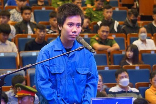 Nữ 'đại ca' và đồng bọn lĩnh án