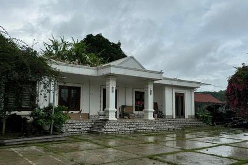 Nhà vườn, bể bơi mọc lên ở công trường khai thác khoáng sản hết phép