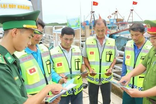 Người trẻ Biên phòng và Công an triển khai nhiều hoạt động vì cộng đồng trên xã đảo