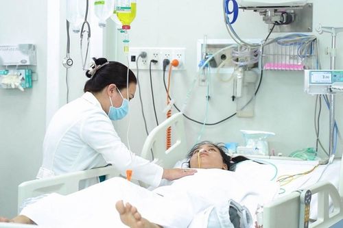 Mẹ đơn thân dốc sạch tài sản xin cứu con gái mắc bệnh hiếm gặp