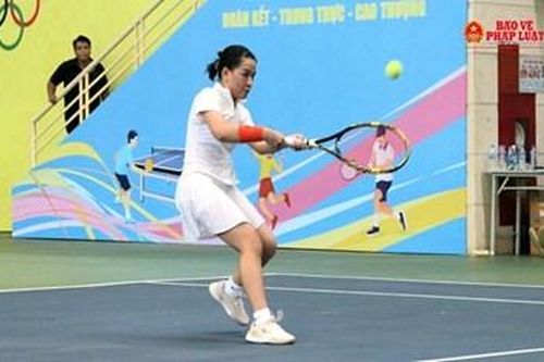 Lần đầu ra trận với cơn mưa bàn thắng