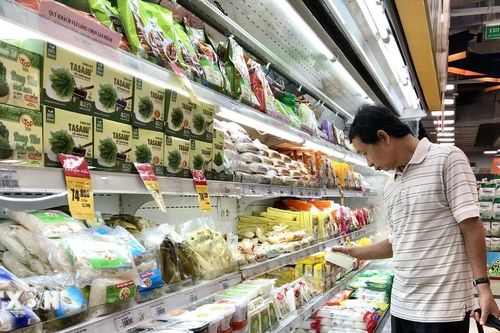 Thành phố Hồ Chí Minh: Nhà bán lẻ bình ổn, không để lương tăng, giá tăng
