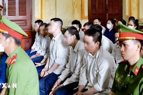 Tuyên án các bị cáo tham gia đường dây buôn lậu 6 tấn vàng