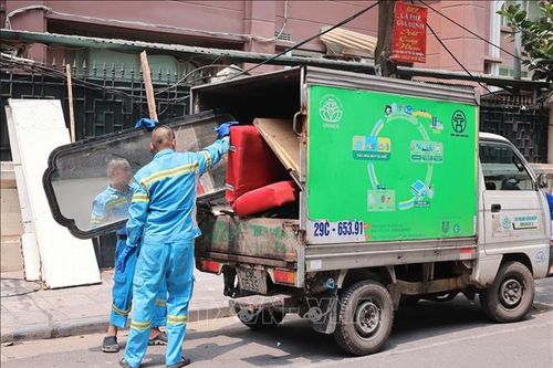 Xử lý rác thải cồng kềnh theo phương châm 'Biến cồng kềnh thành nhỏ gọn'