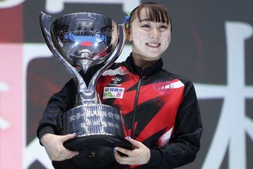 Đội trưởng thể dục dụng cụ nữ Nhật Bản nguy cơ sớm rời giải vì... hút thuốc