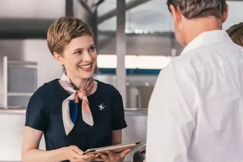 Tiếp viên hàng không sẽ để ý những đặc điểm này của hành khách