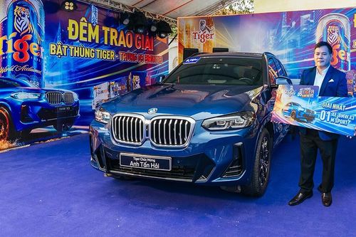 Tiger Beer trao xe BMW X3 Msport đầu tiên của chương trình khuyến mại 'Bật thùng Tiger, trúng 5 BMW X3' ở Bình Dương