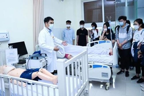 Điểm sàn ngành sức khỏe có chứng chỉ hành nghề năm 2024 từ 19 - 22,5 điểm