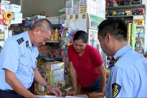 Lai Châu: Tuyên truyền quy định pháp luật về giá với hộ kinh doanh trong mùa mưa lũ