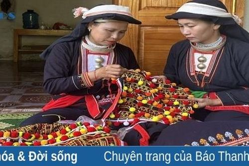 Người nặng lòng với nghề thêu của dân tộc Dao