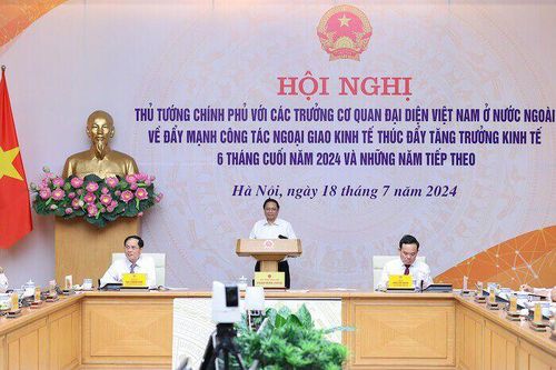 Đẩy mạnh ngoại giao kinh tế để có thêm nhiều tập đoàn như NVIDIA, Apple, Intel,... đến Việt Nam