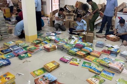 Thu giữ số lượng lớn sách giáo khoa giả mạo bao bì, nhãn hàng hóa Nhà xuất bản Giáo dục Việt Nam