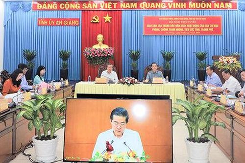 Nỗ lực chống 'giặc nội xâm'