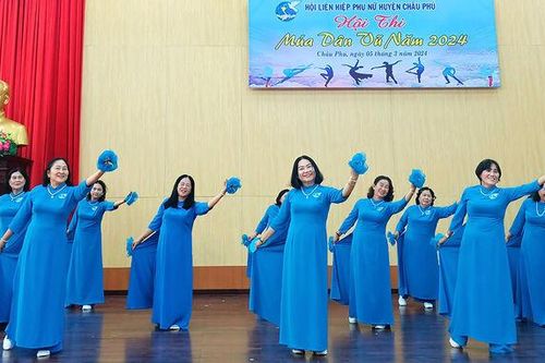 Người cao tuổi rèn luyện thể thao