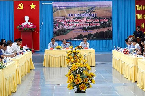 'Lịch sử khẩn hoang Tứ giác Long Xuyên từ đầu thế kỷ XVIII đến nay'