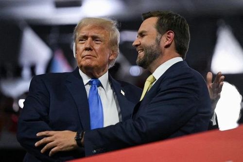 Thượng nghị sĩ J.D. Vance chấp nhận đề cử làm 'phó tướng' của ông Trump