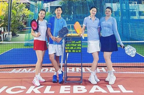 Pickleball 'gây sốt' ở phố núi
