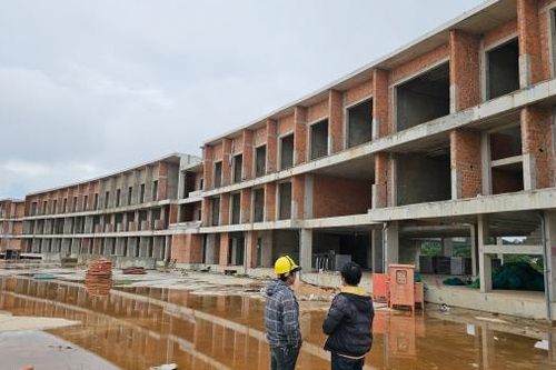 Hủy bỏ biện pháp khẩn cấp tạm thời việc thi hành quyết định cưỡng chế công trình trong Đồi Cù
