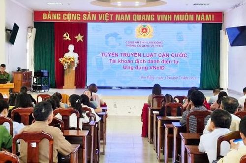 Bồi dưỡng chuyển đổi số, kỹ năng số cho thành viên của tổ công nghệ số cộng đồng