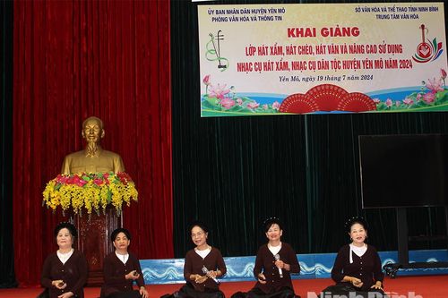 Yên Mô khai giảng lớp truyền dạy hát xẩm, hát chèo và kỹ năng sử dụng nhạc cụ dân tộc