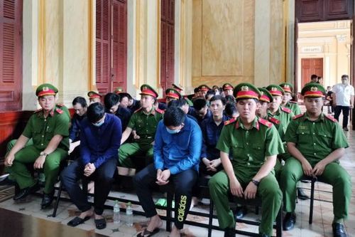 Vụ buôn lậu hơn 6 tấn vàng: hai mẹ con lĩnh 30 năm tù