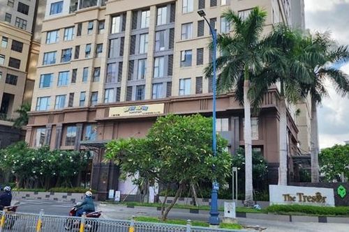 Màn 'làm xiếc' với khu đất công 39-39B Bến Vân Đồn diễn ra như thế nào?