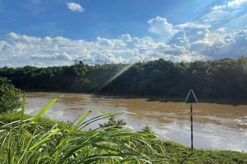 Lật thuyền khi ra sông bắt dế, 1 người mất tích, 3 người may mắn thoát nạn