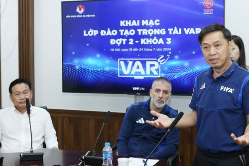 VPF, VFF tiếp tục đào tạo, nâng cao chất lượng trọng tài VAR