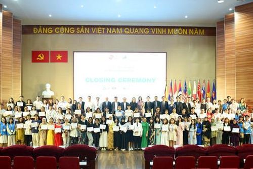 Bế mạc chương trình giao lưu sinh viên Đông Nam Á về biến đổi khí hậu