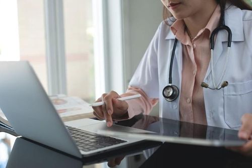 Giải bài toán quản trị vận hành ngành y tế