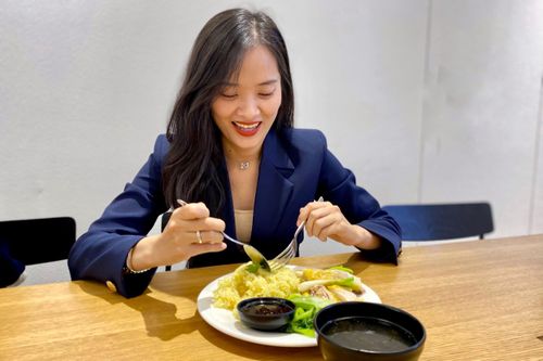 Cuộc đua giành 'miếng bánh' cơm trưa ở khu đắt đỏ bậc nhất TP.HCM