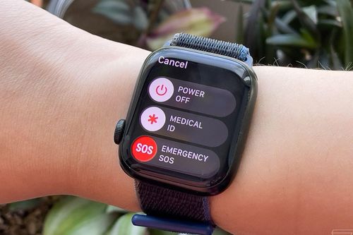 Thoát chết giữa biển nhờ Apple Watch