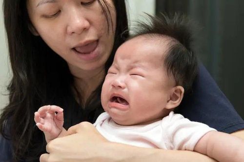 Căn bệnh ho gây ra tiếng thở rít như gà gáy